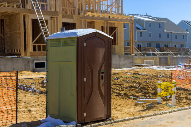 Best Portable restroom trailer rental  in Cleveland, MS